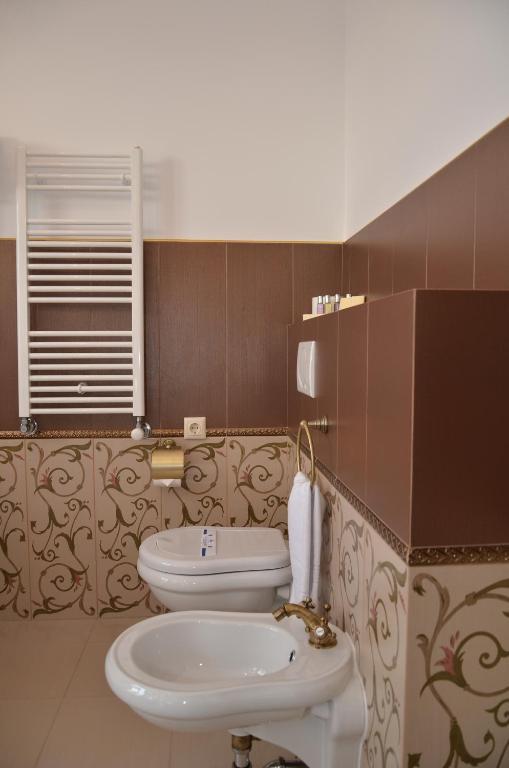 Chateau Royal Hotel Berezovka  Bilik gambar