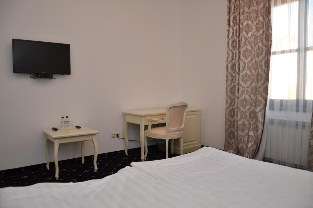 Chateau Royal Hotel Berezovka  Bilik gambar